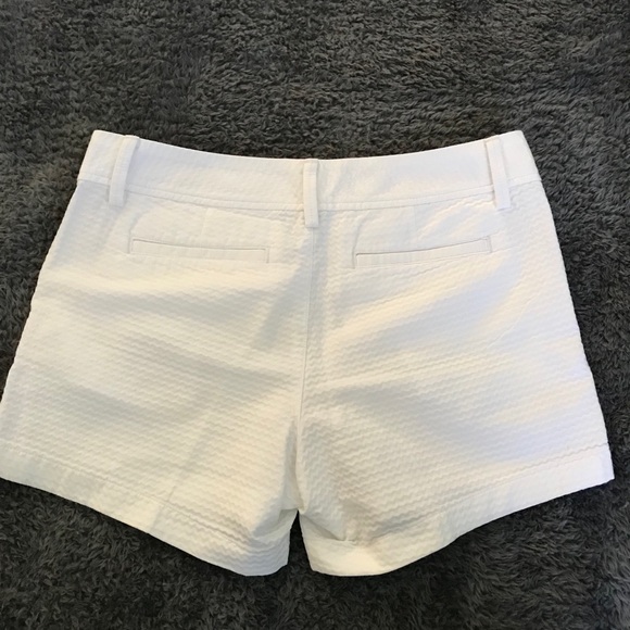 Lilly Pulitzer Callahan Shorts - Picture 2 of 3